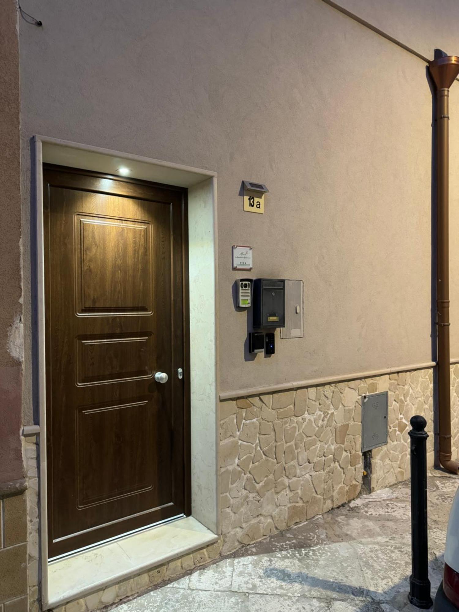 Alivi Indipendent Apartment ブリンディジ エクステリア 写真